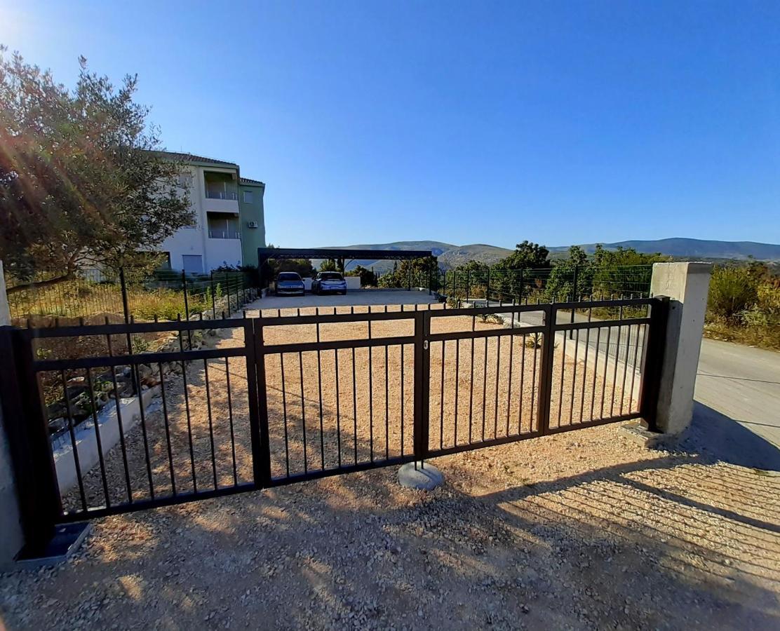 Apartment Zunabovic トロギール エクステリア 写真