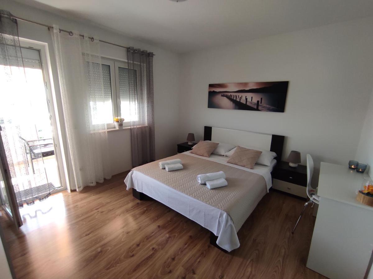 Apartment Zunabovic トロギール エクステリア 写真