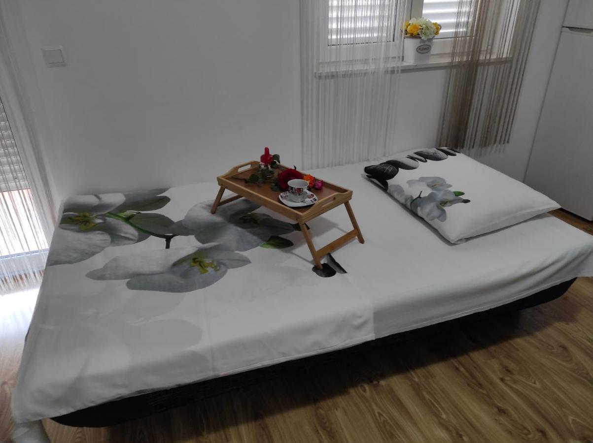 Apartment Zunabovic トロギール エクステリア 写真