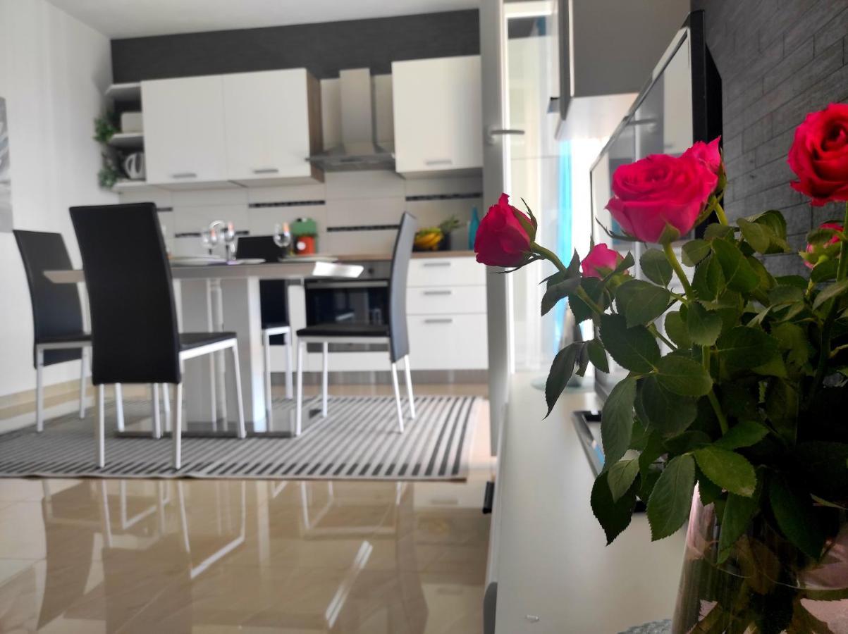 Apartment Zunabovic トロギール エクステリア 写真