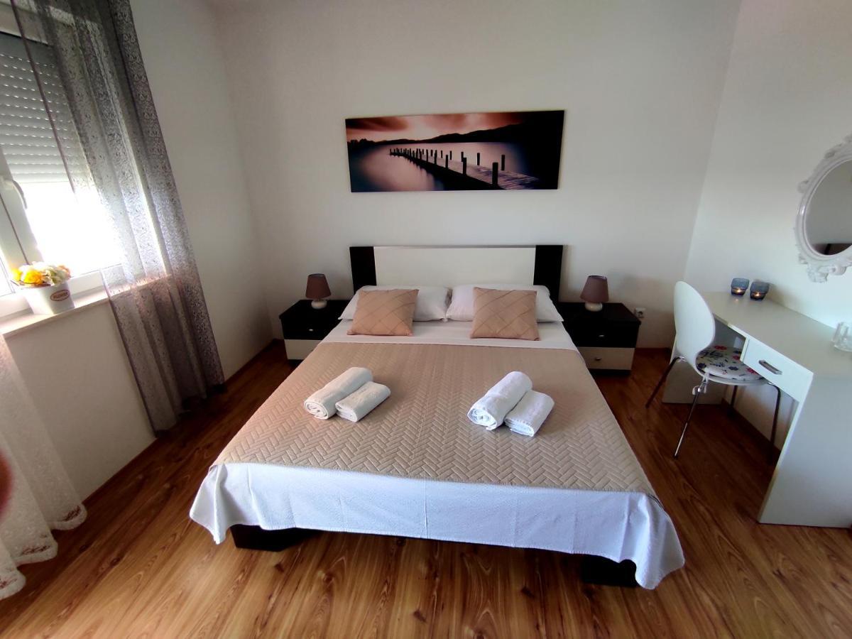 Apartment Zunabovic トロギール エクステリア 写真